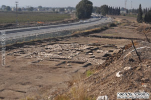 הצד המערבי מזרחי של החפירות בעין אסור