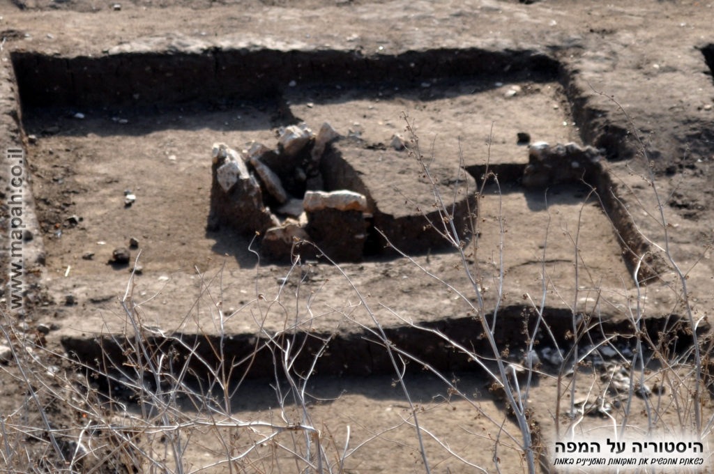 ריבוע חפירה בצד המזרחי עין אסור