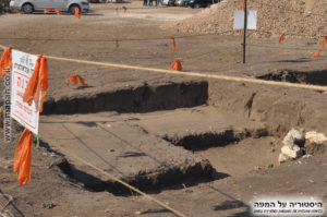 ריבוע חפירה בסמוך ל"מקדש" בעין אסור