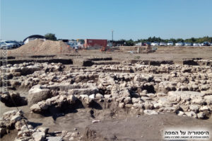 אגן חצוב מאבן אחת ב"מקדש" מונולית