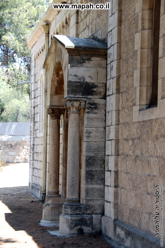 דלת המערבית של מבנה בית העם - אינה בשימוש - צילום: אפי אליאן