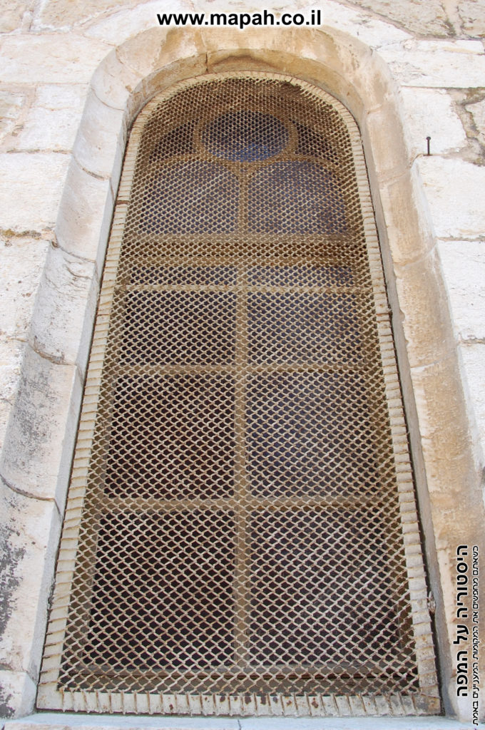 חלונות בית העם הטמפלרי - הכנסיה הארמנית ירושלים  - צילום: אפי אליאן