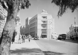 בניין ג'נרלי בשנות הארבעים - מקור: G. Eric and Edith Matson Photograph Collection
