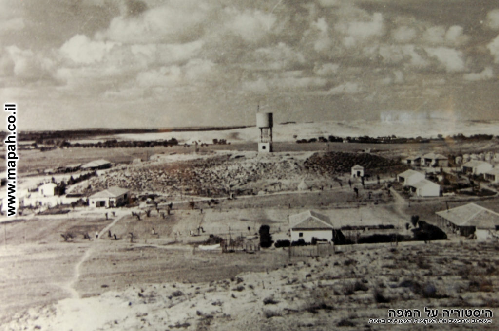 קיבוץ יד מרדכי בשנות ארבעים ובמרכזו מגדל המים - רפרודוקציה מוזיאון יד מרדכי