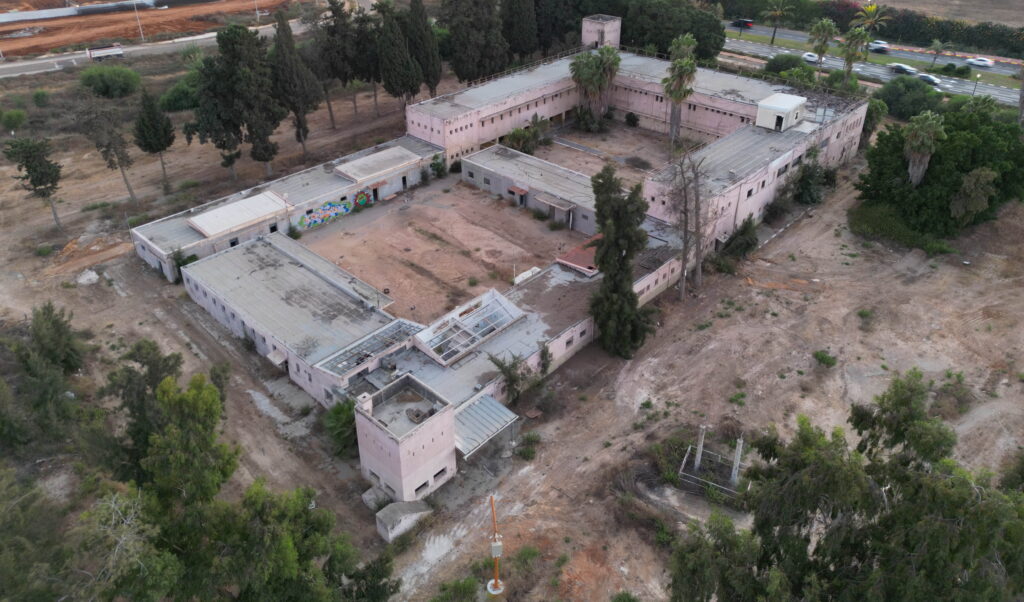 מצודת משטרת סרפנד אלחרב מצפון מזרח לדרום מערב - צילום אויר: 2021 אפי אליאן