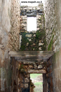 אחד מהחדרי מגורים שנותרו על כנם בארמון האמיר - צילום: אפי אליאן