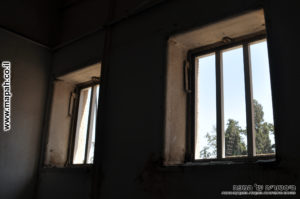 חלונות קומה שניה צפונית משטרת סרפנד - צילום: אפי אליאן