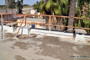 ארובות מקוריות של תחנת המשטרה הבריטית - צילום: אפי אליאן