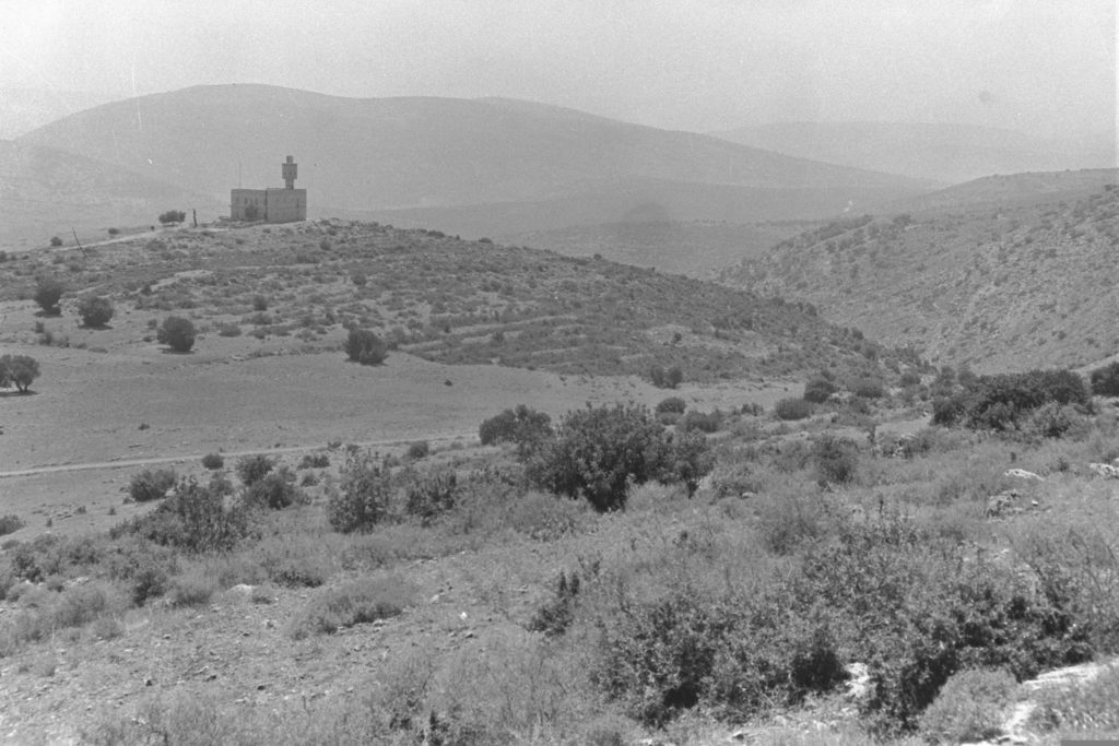 מבט אל תחנת המשטרה פראדיה - שנת 1949 - צילום דוד אלדן - לע