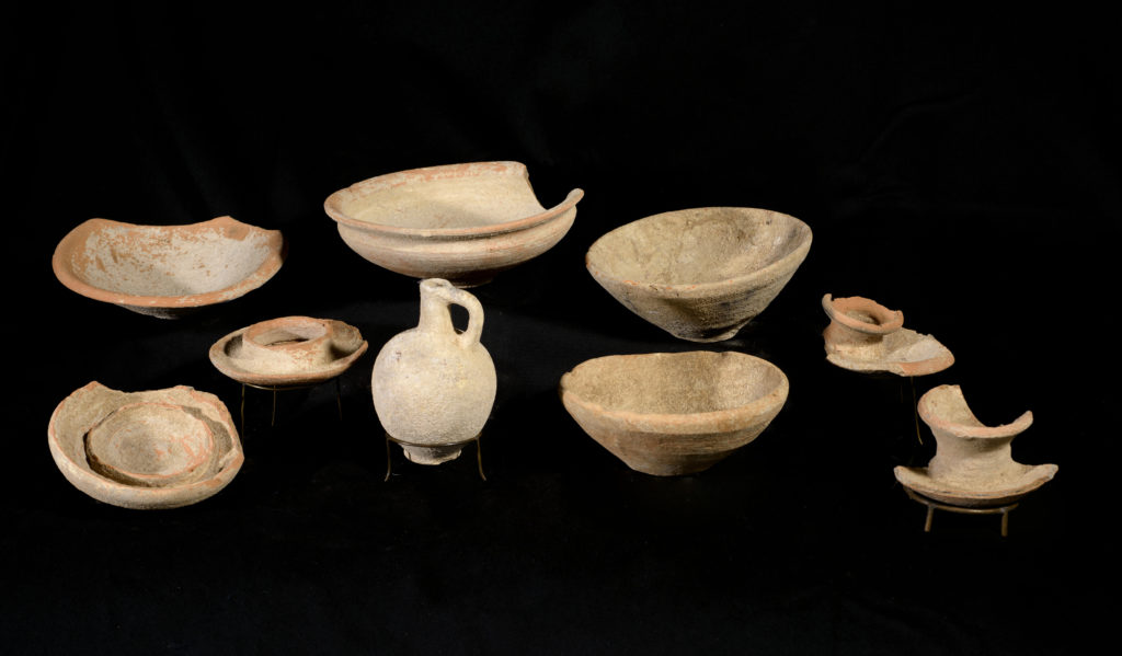 כלים בני 3200 שנה מחפירת גלאון. צילום דפנה גזית