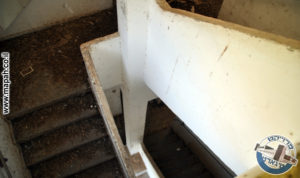 גרם מדרגות קומת קרקע, ראשונה ושניה - צילום: אפי אליאן