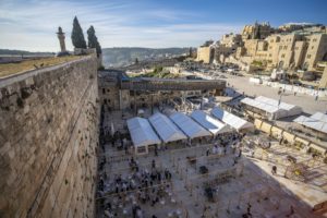 רחבת הכותל המערבי מגובה רב - צילום: יניב ברמן