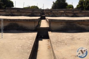 מדרגות תעלת הניקוז המרכזית במתקן אספקת המים הר אגר - צילום: אפי אליאן