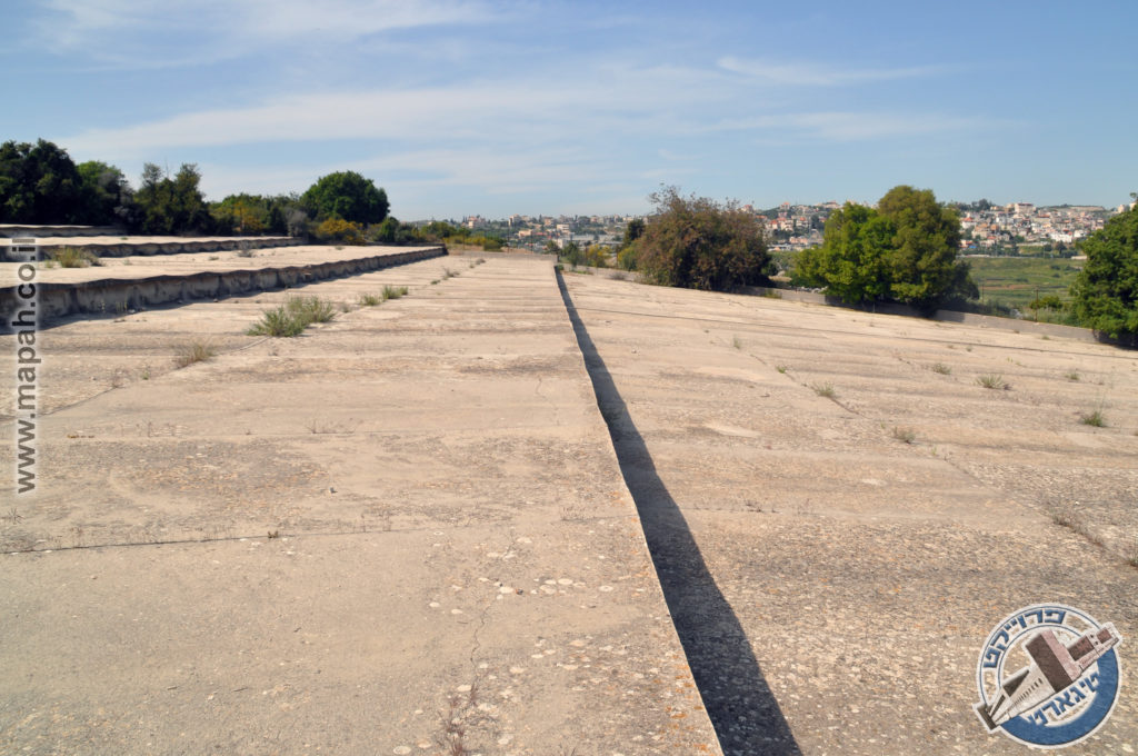 דוגמה לעומק מדרגה ושיפוע המאפשר הזרמת המים במורד - הר אגר , צילום: אפי אליאן