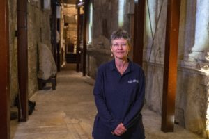 דר' שלומית וקסלר, מנהלת החפירה מטעם רשות העתיקות - צילום: יניב ברמן