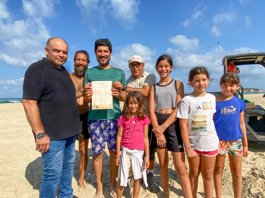 יותם דהאן בחוף הבונים - צילום: אופיר חייט