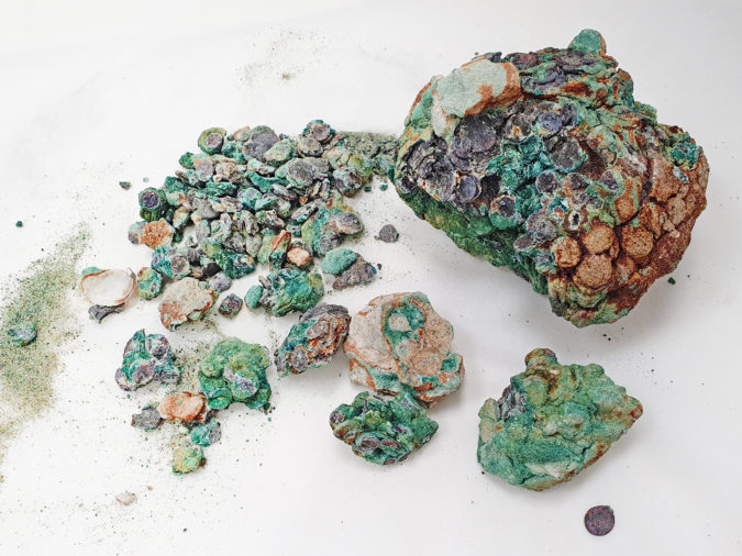 אוסף המטבעות העתיקים מחוף הבונים - צילום: כארם סעיד