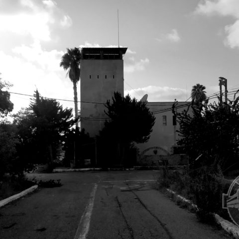 הדרך המובילה למפקדת כלא שש - מצודת טיגארט עתלית 08 - צילום: אפי אליאן