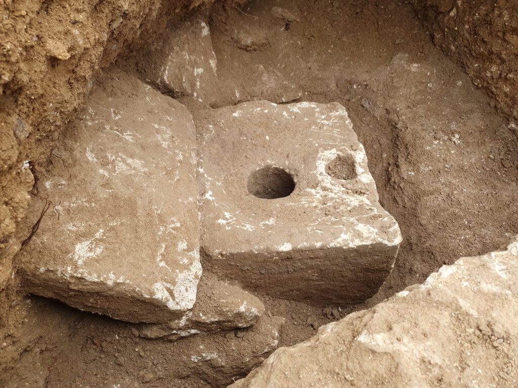 אסלת האבן בת 2700 שנה. צילום - יולי שוורץ - רשות העתיקות