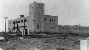 בניין המשטרה עירק סווידאן במהלך הקרבות - צילום באדיבות ארכיון אתר הפלמ"ח