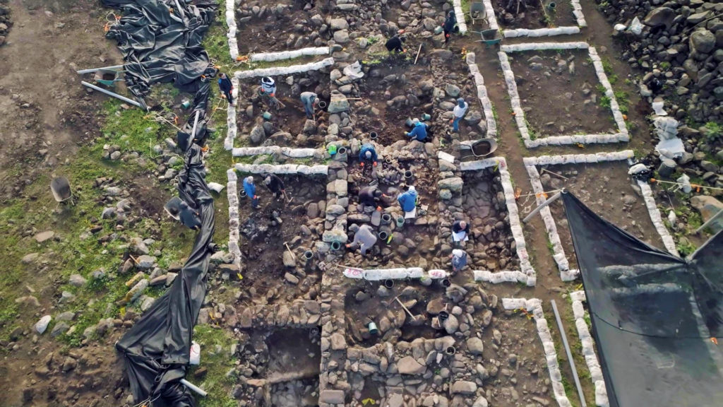 חפירות רשות העתיקות. צילום אמיל אלג'ם 