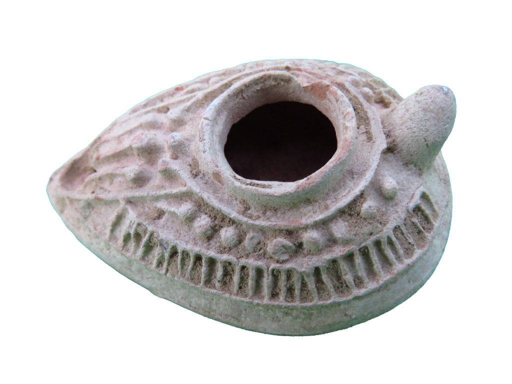 כלי חרס מהתקופה המוסלמית הקדומה שנמצא באתר. צילום- יסמין אורבך
