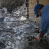 אנשי רשות העתיקות סורקים בית שרוף בעוטף ישראל - צילום: שי הלוי