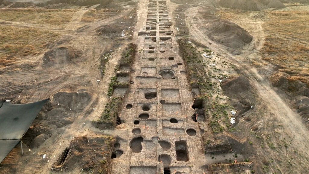 חפירת רשות העתיקות ליד קרית גת. צילום אמיל אלג'ם 