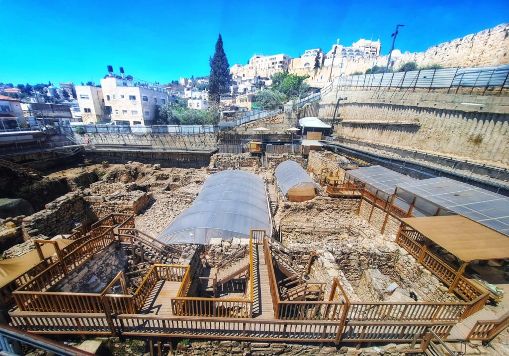 חפירת חניון גבעתי בעיר דוד, בה נמצאה הטבעת. צילום_ מאור גנות, עיר דוד