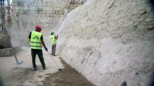 קיר הסכר מימי יואש או אמציהו מלכי יהודה. צילום אמיל אלג'ם