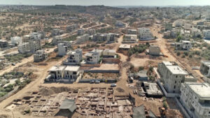 חפירת רשות העתיקות בכפר קאסם. צילום אווירי-אמיל אלג'ם