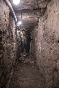 תעלת הניקוז שלצידה התגלתה טביעת החותם הנדירה. צילום שי הלוי