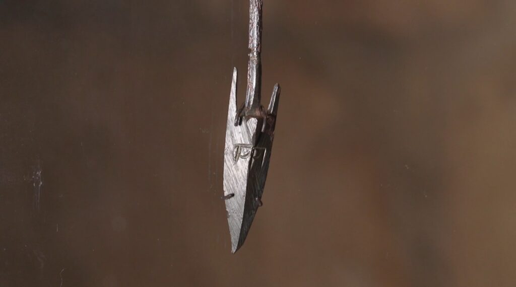 ראש חץ מימי החשמונאים בתצוגה במגדל דוד מוזיאון ירושלים. צילום: אמיל אלג'ם