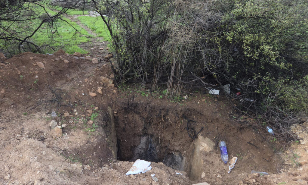 הכניסה לפתח המערה. צילום ניר דיסטלפלד היחידה למניעת שוד ברשות העתיקות